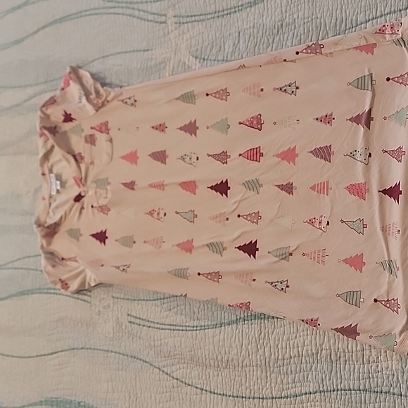 23 piece lot of matching Gymboree/OshKosh Christmas/Winter Outfits - Picture 13 of 16